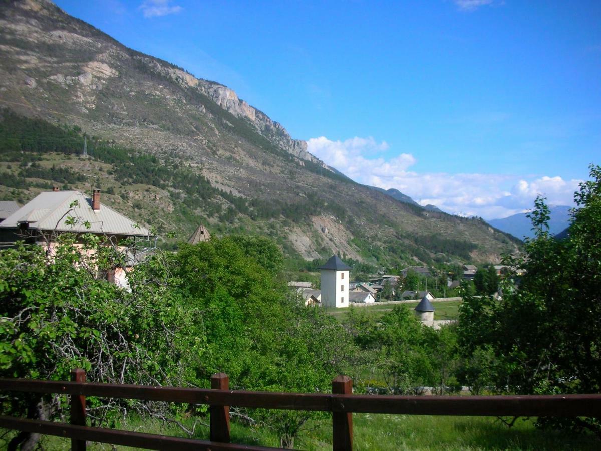 La Maison Abeil LʼArgentière-la-Bessée Exterior foto